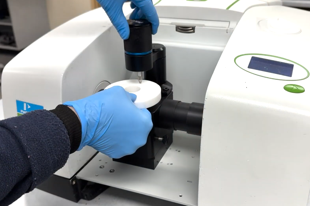 ATR로 측정할 수 있는 가장 두꺼운 시료는 무엇일까요?(What’s the thickest sample...